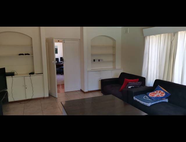 3 BEDROOM HOUSE RENTED IN CHILTERN HILLS